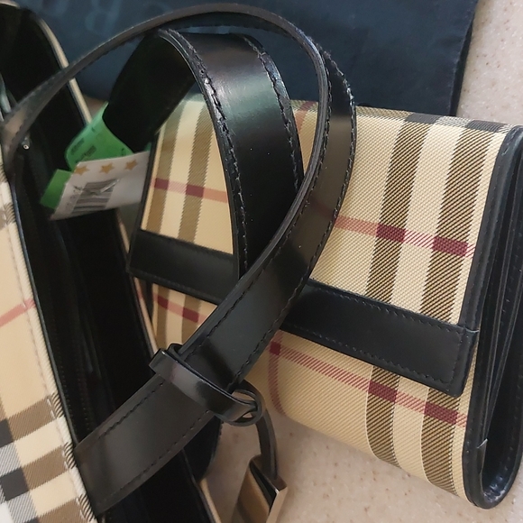 Authentic Burberry small tote and wallet comes with dust bag - Picture 16 of 16